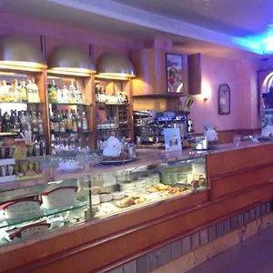 Romamourhouse , Roma Italia